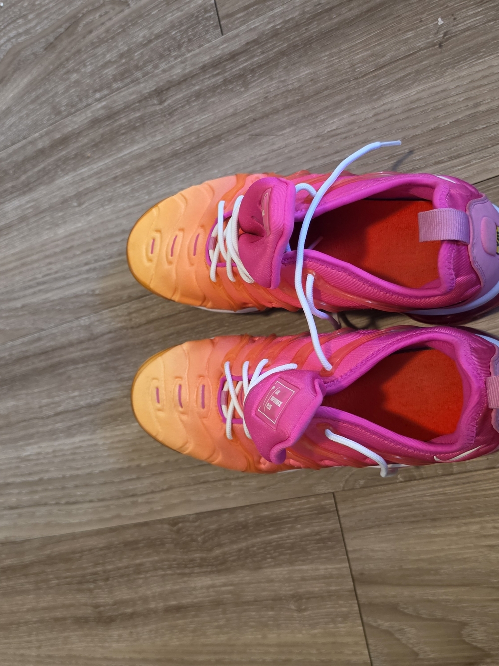 Nike Air VaporMax Plus Laser Fuchsia Psychic Pink Sneakers